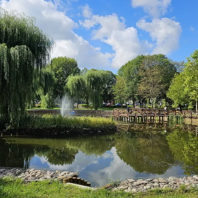 Grafika nr 9 Przebudowa parku im. Marii i Lecha Kaczyńskich w Lęborku